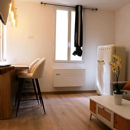 Cocooning Atmosphere Old Nizza